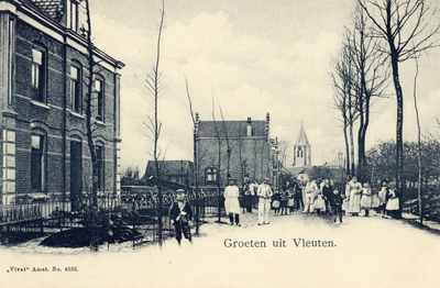 10543 Gezicht op de Dorpsstraat te Vleuten uit het zuiden.N.B. De gemeente Vleuten is per 1 januari 1954 opgenomen in ...